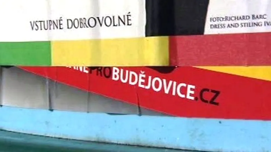 Přelepené plakáty