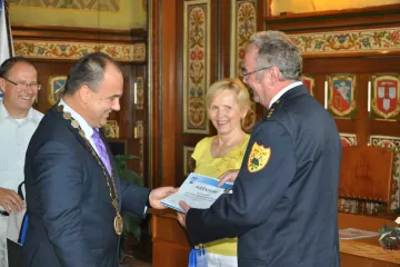 Poděkování náchodským dobrovolným hasičům za pomoc při povodních v Terezíně