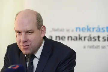 Bývalý náměstek na financích Závodský uspěl se žalobou proti svému odvolání