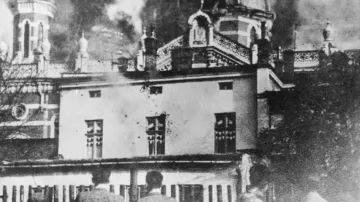 Hořící synagoga v Opavě ráno 10. listopadu 1938