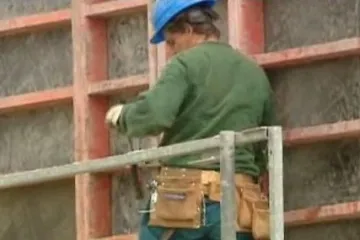 Stavební sezona začíná. Kolik nám na ni přispěje stát?