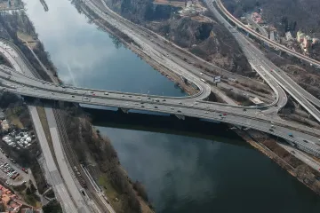 Oprava Barrandovského mostu se protáhne