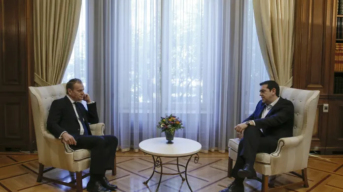 Donald Tusk jednal v Aténách s premiérem Tsiprasem