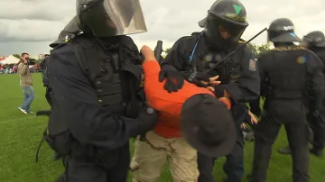 Policisté nacvičují zásah proti demonstrantům