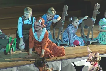 Liška Bystrouška z dětského domova. Brněnská opera připomíná Těsnohlídkovu vánoční sbírku