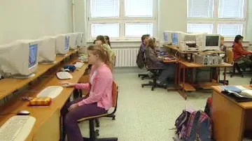 Žáci v počítačové učebně