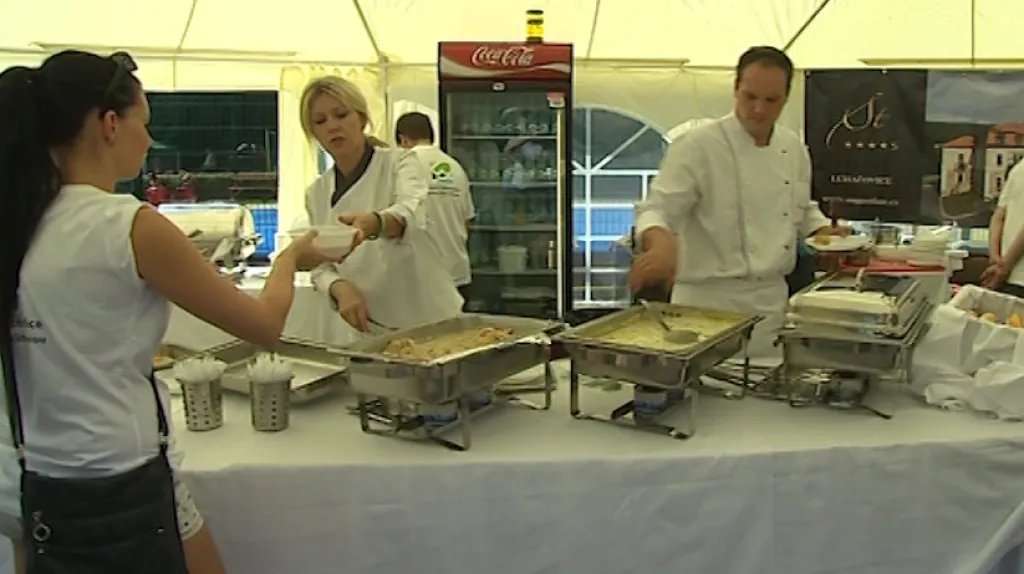 Pětice šéfkuchařů připravila pro návštěvníky degustační menu