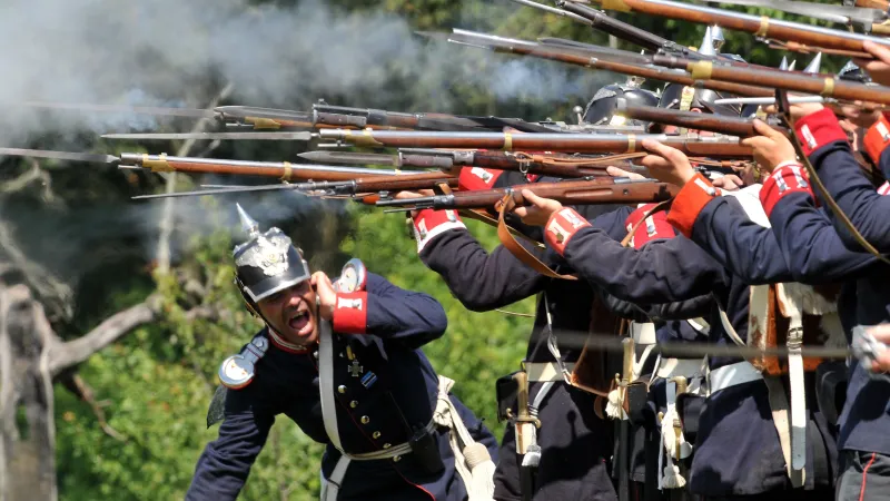 Fotografie z rekonstrukce bitvy u Hradce Králové