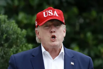 Trump veřejně kritizuje misi na Měsíc, kterou sám prosazoval