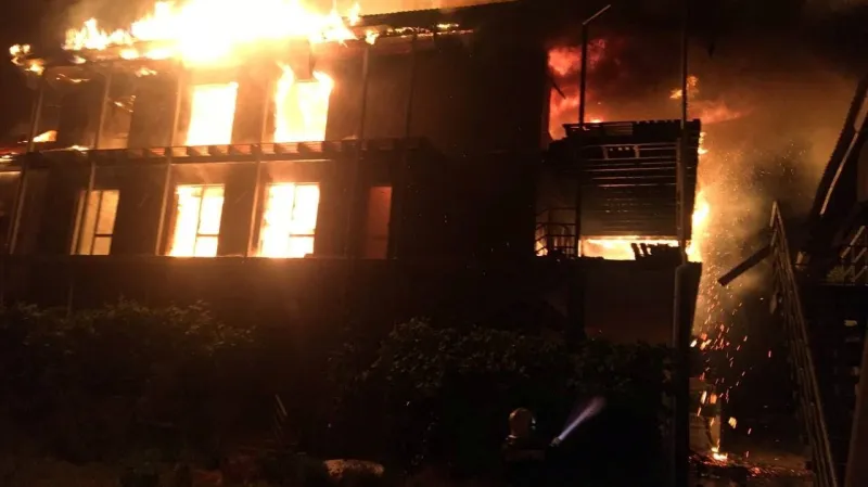 V obci Kobleve v Mykolajivské oblasti zasáhla raketa hotel