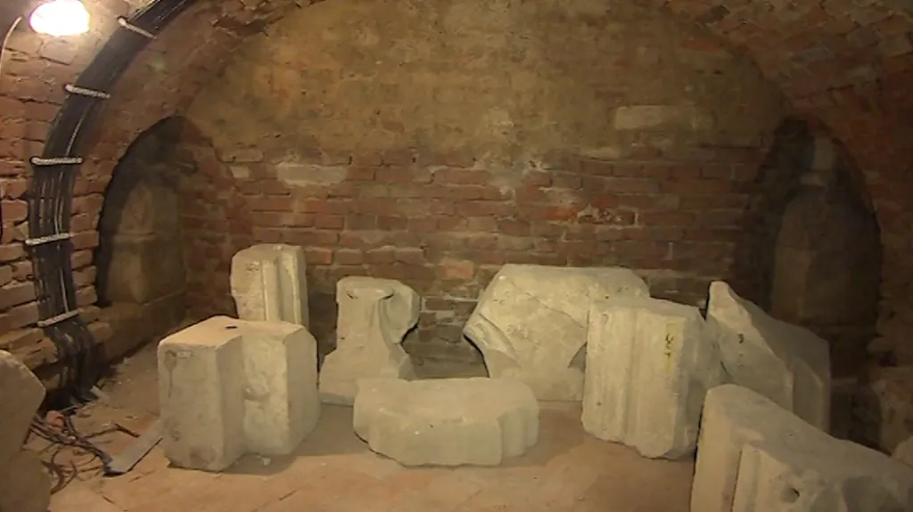 Lapidárium ve sklepení pod bazilikou