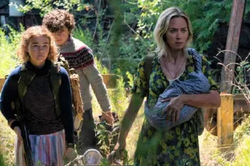 Filmová upoutávka týdne: Zvuk opět zabíjí. Tiché místo musí najít Emily Bluntová i Cillian Murphy