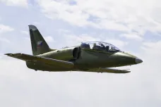 Aero Vodochody představilo v akci stroj L-39NG vyrobený pro LOM Praha