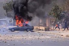 V Senegalu vypukly nepokoje po odsouzení opozičního vůdce, devět lidí zemřelo