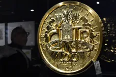 Bankovky podle Muchy i obří zlatá mince. ČNB připravila výstavu o historii tuzemské měny