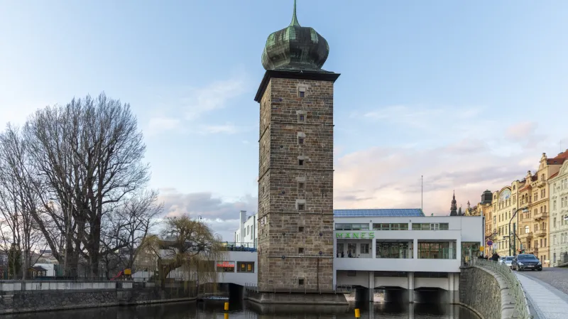 Budova Spolku výtvarných umělců Mánes