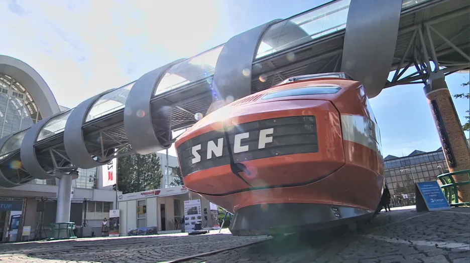 Francouzská muzejní souprava TGV na brněnském výstavišti