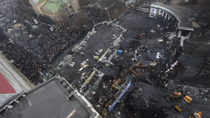 Odstraňování barikád z centra Kyjeva