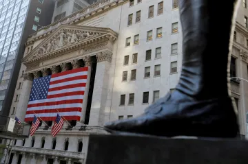 S čínskými telekomunikačními firmami se bude na newyorské burze obchodovat dál, jejich akcie reagují růstem