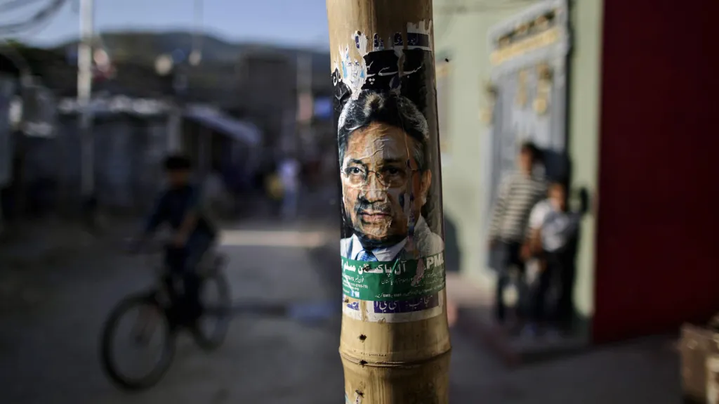 Volební plakát Parvíze Mušarafa