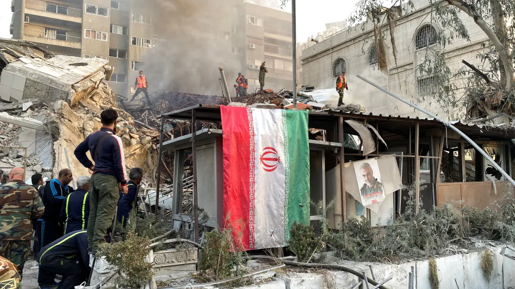 Při leteckém útoku byla zničena budova íránské diplomacie v Damašku