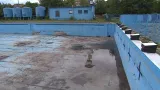 Bazény v brněnské Dobrovského ulici se letos nenaplní. Tuto sezonu se kvůli rekonstrukci brány plovárny vůbec neotevřou