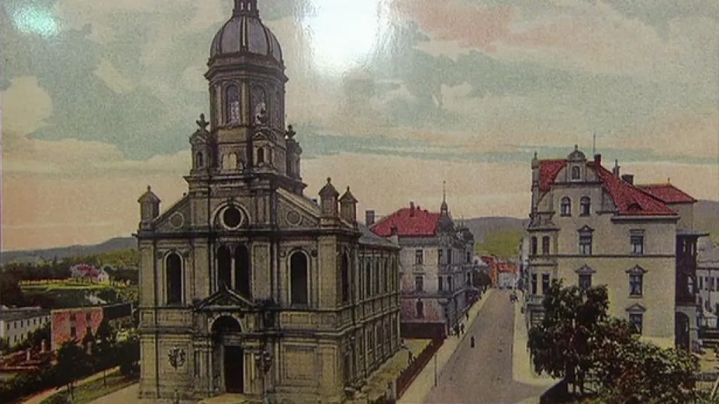 Z výstavy Zničené židovské památky severních Čech 1938–1989