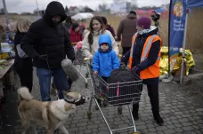 Počty ukrajinských uprchlíků stoupají. Do Polska jich uteklo už téměř 1,5 milionu