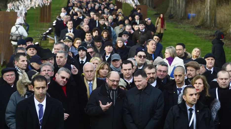 Představitelé parlamentů evropských zemí se v Terezíně připomněli oběti holocaustu.