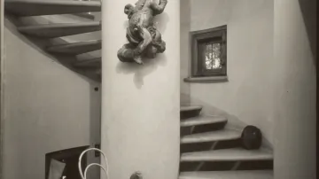Josef Sudek / Bez názvu (schodiště ve vile O. Rothmayera), 1943