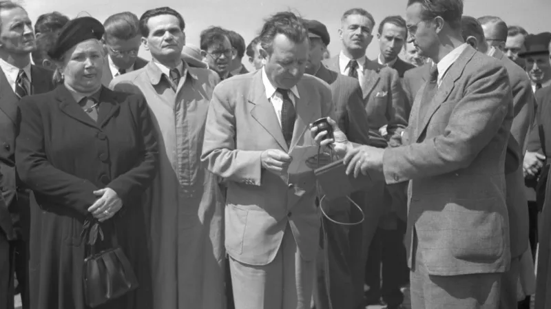 Klement Gottwald po příletu z Moskvy