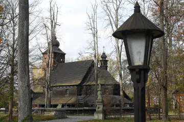 Skanzen v Rožnově pod Radhoštěm zůstane zatím zavřený, hrad Helfštýn naopak bránu otevřel