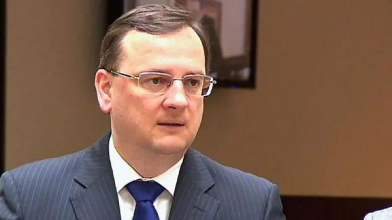 Brífink ČSSD a vyjádření Petra Nečase k opencard