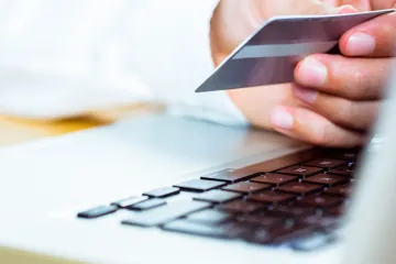 Kyberútoky na klienty bank loni vzrostly o čtvrtinu