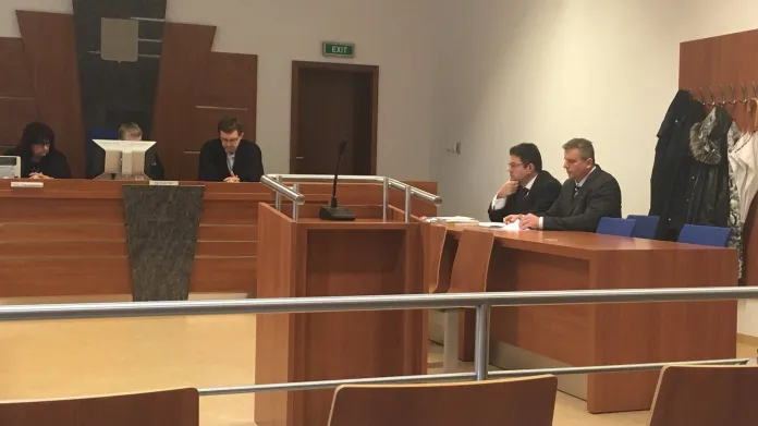 Bývalý ředitel Vězeňské služby Pavel Ondrášek u soudu ve sporu o generálský kord