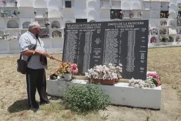 Španělská vláda chce zakázat velebení frankismu a zjednodušit identifikaci jeho obětí. Jasnou podporu ale nemá