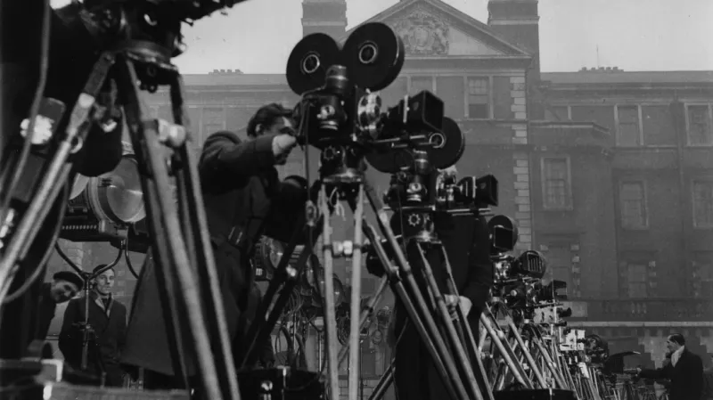 Korunovaci vůbec poprvé přenášela živě televize