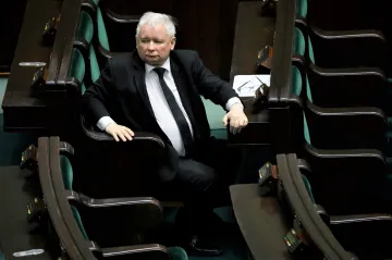 V polské vládní koalici to vře, mluvčí vlády připustil předčasné volby či menšinový kabinet