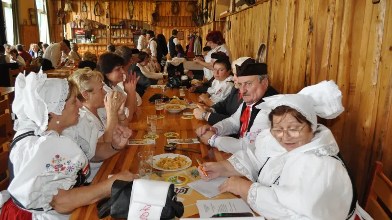 120 let baráčnické obce v Lounech