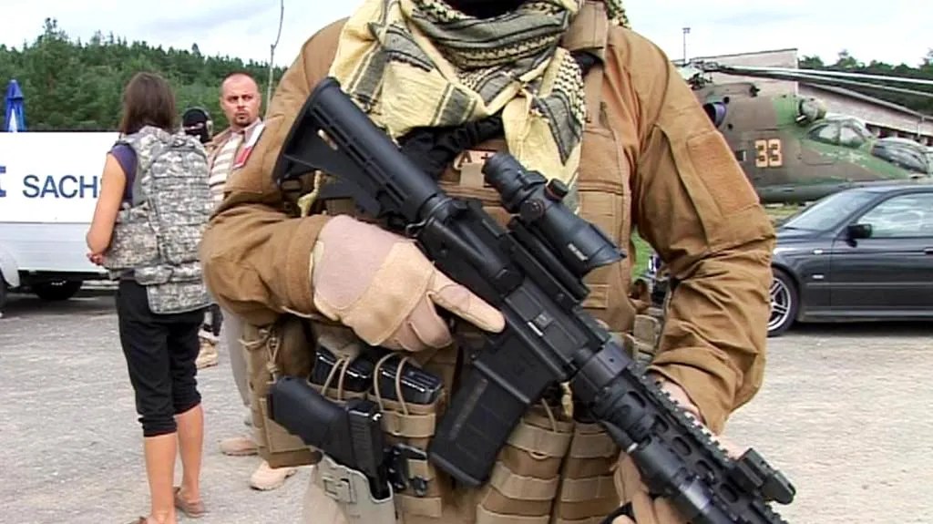 Příslušník soukromé bezpečnostní agentury