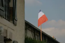 Francouzům na venkově chybí mobilní signál, podle expertů neřešené problémy nahrávají extremistům