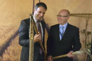 Sobotka už neví, kde je realita, říká hejtman Zimola. Funkci premiéra a šéfa strany by rozdělil