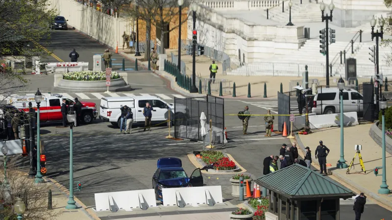 Útočník nejprve najel do barikád, potom zaútočil nožem