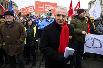 Jsme připraveni pokračovat v protestech, řekl Středula na odborářské demonstraci