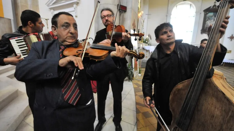 Olašskému králi zahrála na pohřbu cikánská kapela