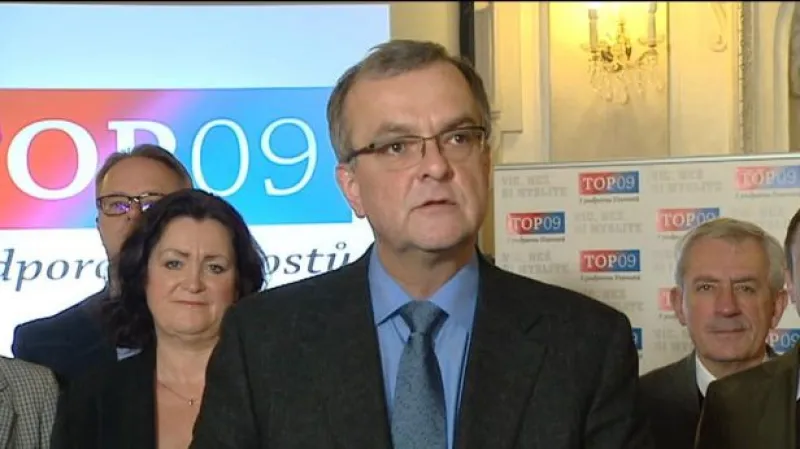 TOP 09: Na veřejné zakázky bez soutěží šlo loni přes 30 miliard