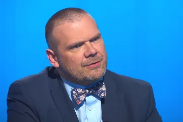 Umění ve veřejném prostoru vždy vyvolává diskuse, říká ministr kultury ke sporu o Černého stíhačky