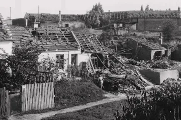 Při bombardování Brna zahynuli jeho kamarádi. Lubomír Vysočan se schovával v podzemní továrně 
