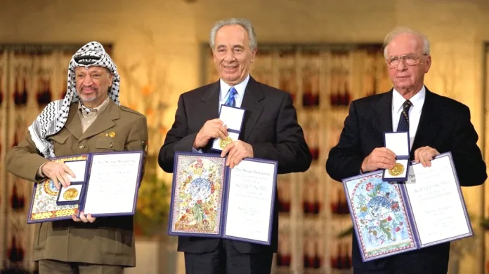 Arafat, Peres, Rabin - dodnes diskutované trio laureátů NC za mír v roce 1994