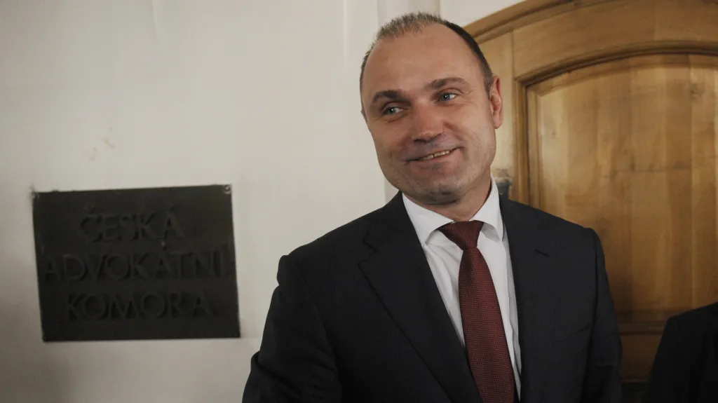 Ivan Langer odchází ze sídla České advokátní komory